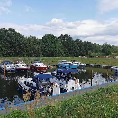 Reihenhaus Mit Wlan In Am Mueritzsee 펜션