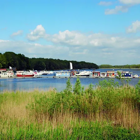 Reihenhaus Mit Wlan In Am Mueritzsee 펜션 *