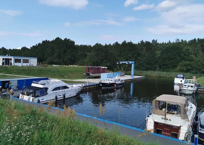 Reihenhaus Mit Wlan In Am Mueritzsee *